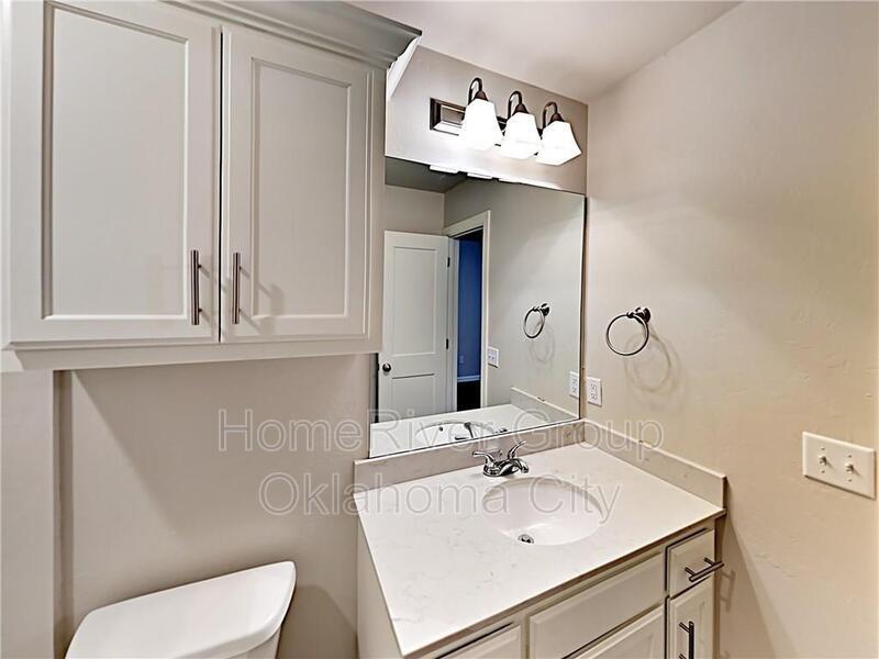 Building Photo - 422 Vail Cir