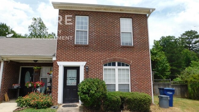 Building Photo - 206 Park Village Cir