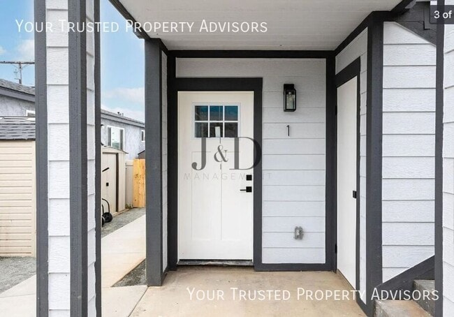 Building Photo - 6750 N Elman St