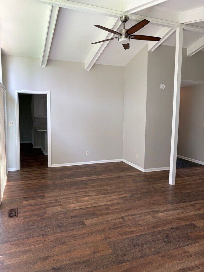 Building Photo - Move-In Ready 4BR/3BA Home with Spacious Layout & Large Yard