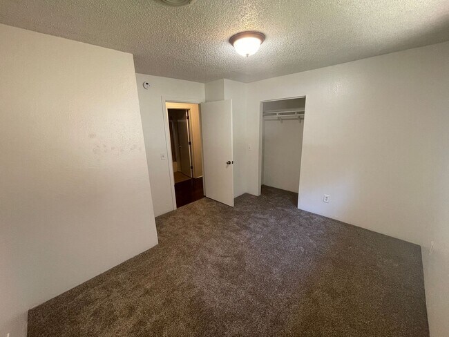 Building Photo - Live Amongst the Pines in Magalia