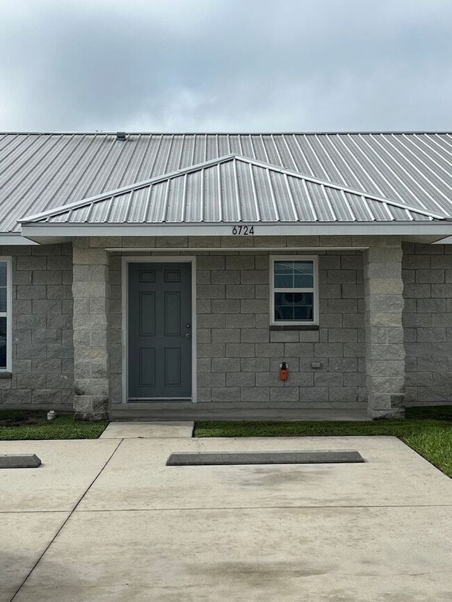 Primary Photo - 6724 SE 106 ST