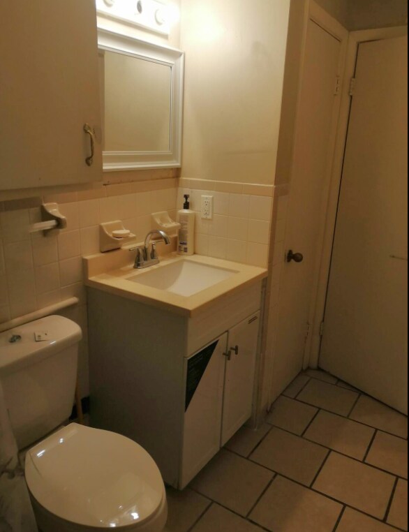 Building Photo - 4105 Azalea Dr