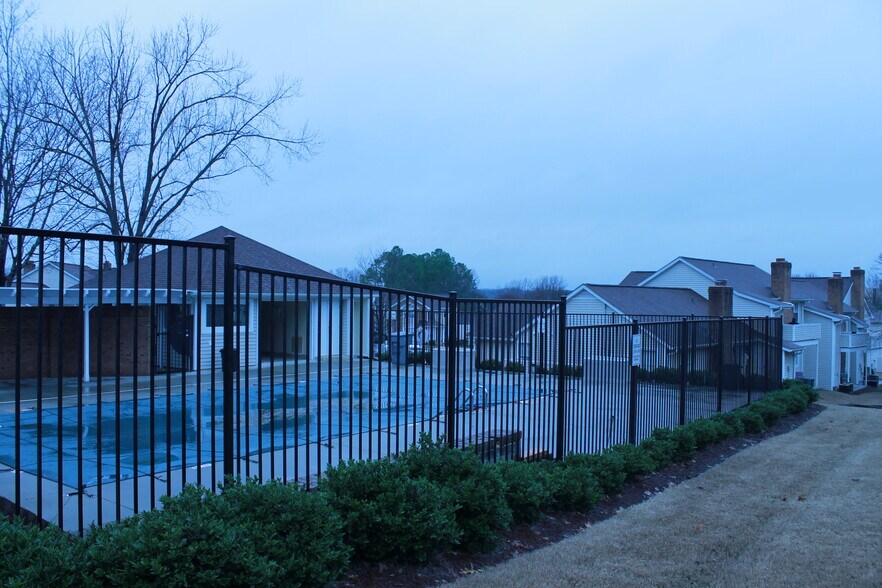 Building Photo - 7825 Renaissance Ct