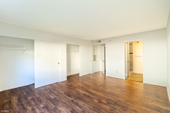 Building Photo - 2 br, 2 bath Condo - 1229 East Wilson Aven...