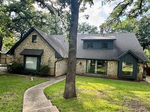 Building Photo - 211 Mill Creek Dr
