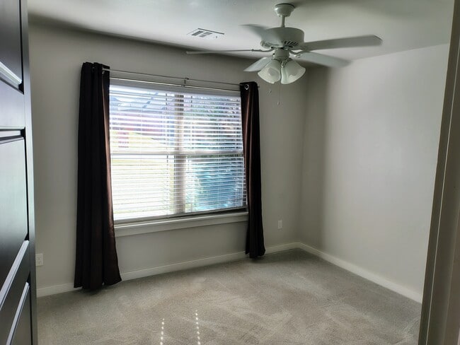 Building Photo - 609 Timberbrook Dr