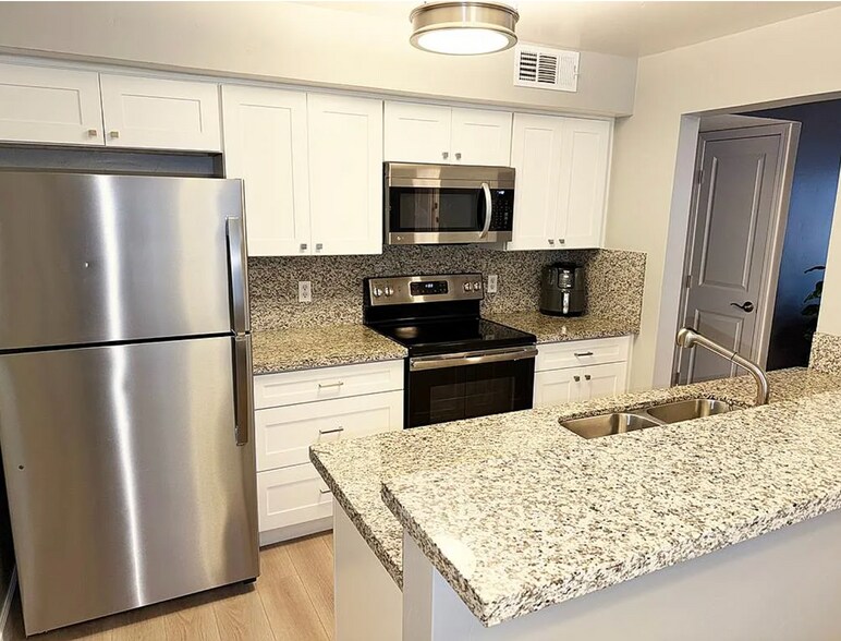 Building Photo - 750 Del Verde Cir