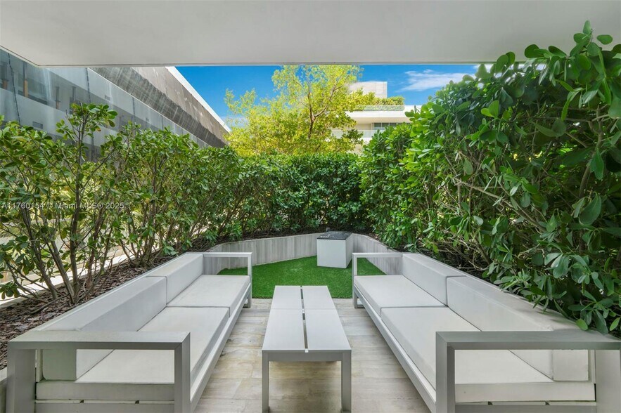 Building Photo - 321 Ocean Dr