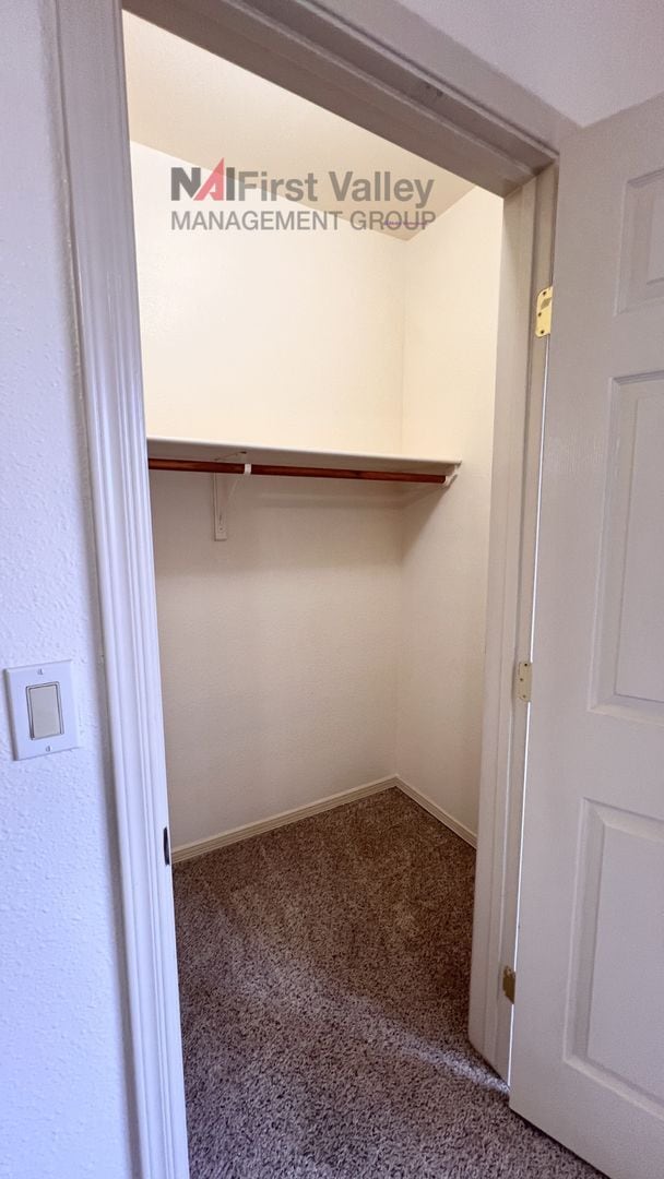 Building Photo - 3 Bedrooms, 2 Baths and a Single Car Garage