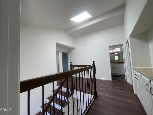 Building Photo - 1024 Laguna Terrace