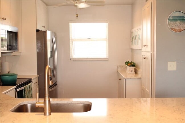 Building Photo - 4240 Ironwood Cir