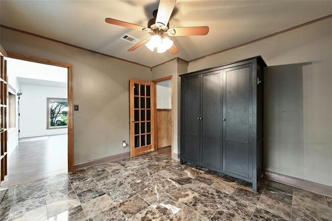 Building Photo - 2829 San Gabriel St