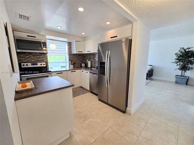 Building Photo - 2101 Atlantic Shores Blvd