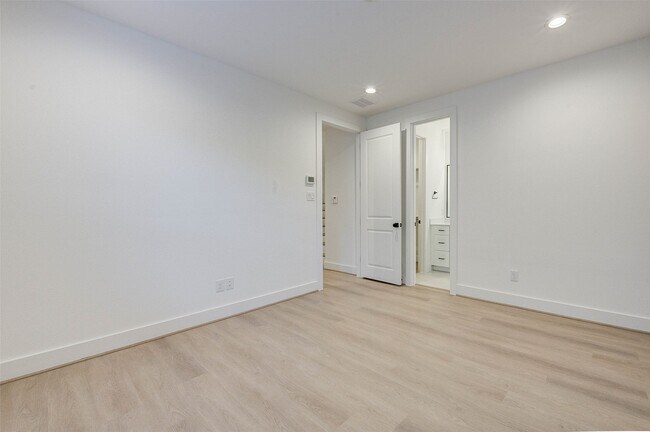 Building Photo - 1823 Prospect St