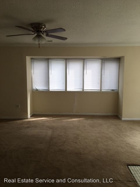 Building Photo - 1000 Lori Ln