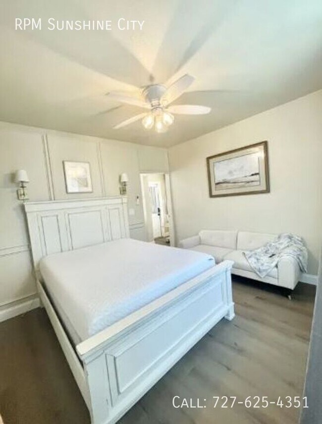 Building Photo - 7700 Boca Ciega Dr