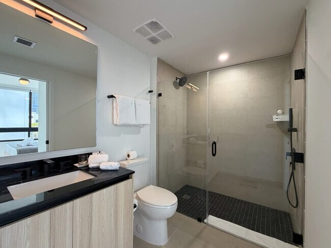 Building Photo - 225 N Miami Ave