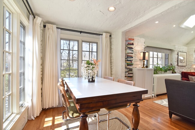 Building Photo - 116 Potter Rd