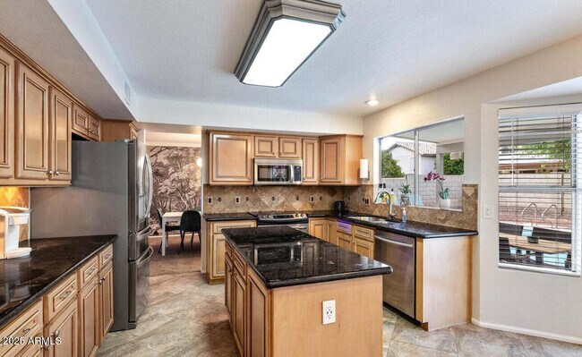 Building Photo - 7126 W Corrine Dr
