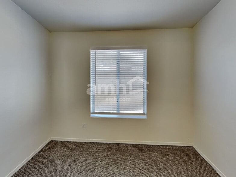 Building Photo - 7729 W Rancho Dr