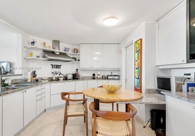 Building Photo - 1643 Brickell Ave