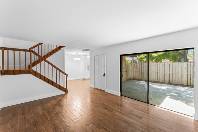 Primary Photo - 1204 12th Ln