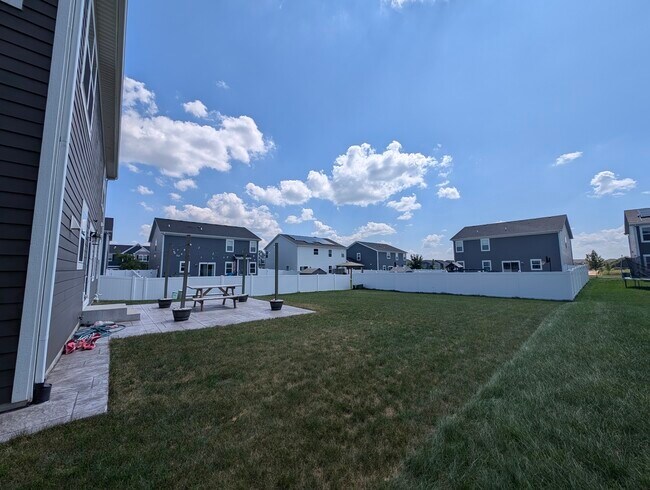 Building Photo - 3765 St James Ct