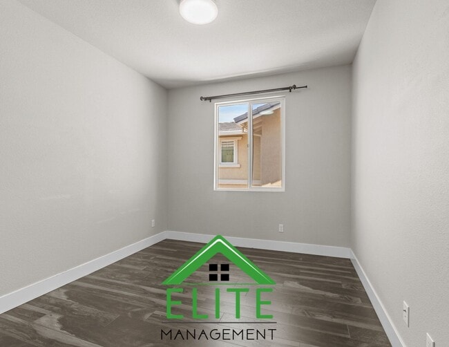 Building Photo - **Modern single-family residence in the hi...