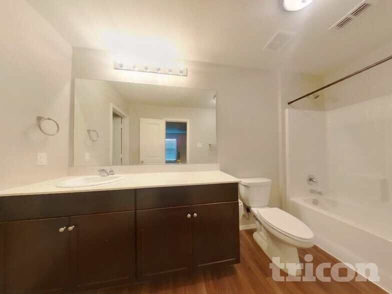 Building Photo - 460 Blue Crow Ln