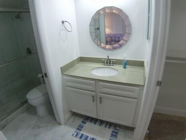 Building Photo - 22 Capri Dr