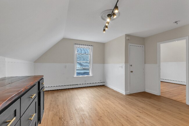 Building Photo - 77 Vinton St