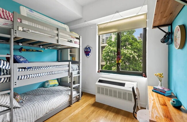 Building Photo - Comfortable Living in a Desirable Area