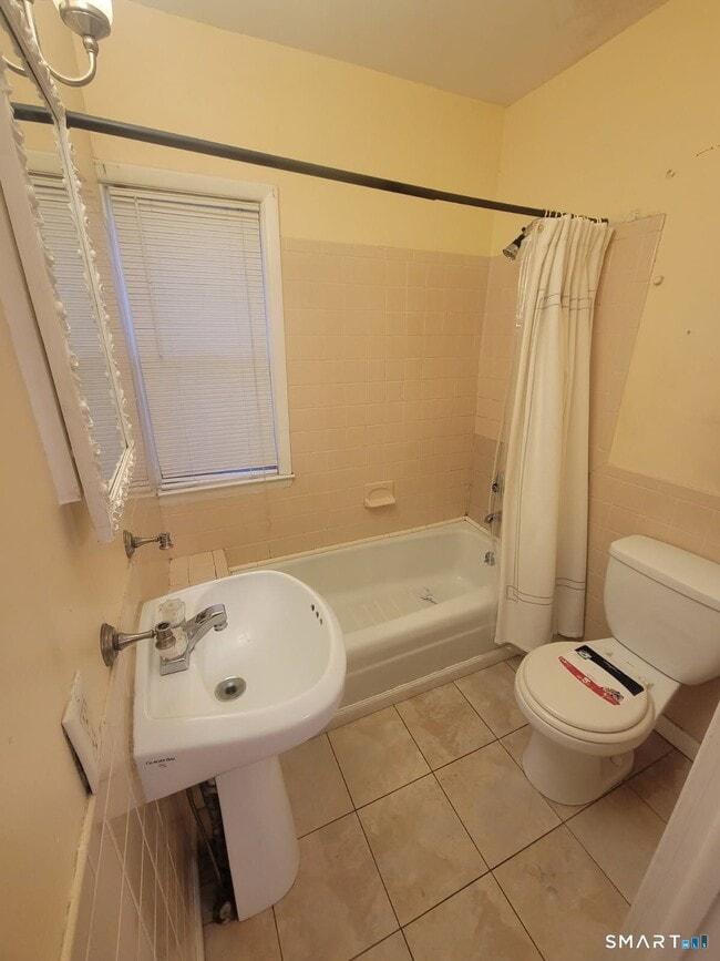 Building Photo - 102 Brook St