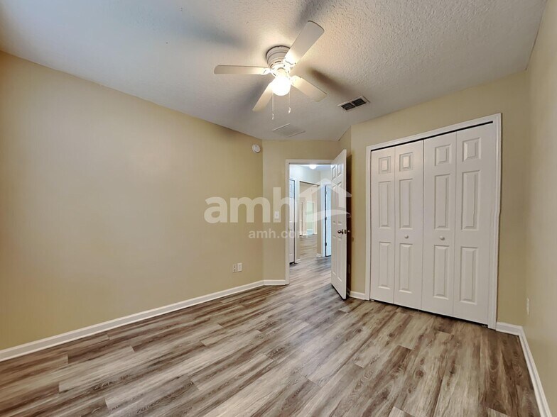 Building Photo - 1861 McGirts Point Blvd