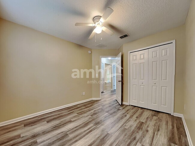 Building Photo - 1861 McGirts Point Blvd