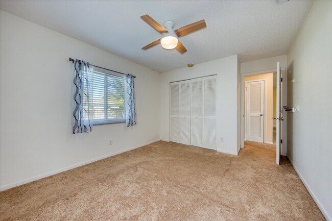 Building Photo - 61 Lake Shore Dr