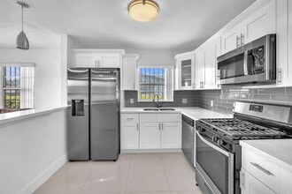 Building Photo - $3,300MONTHLY;17115 NW 12TH CT MIAMI, FL