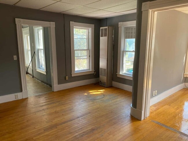 Building Photo - Rutland Apartments