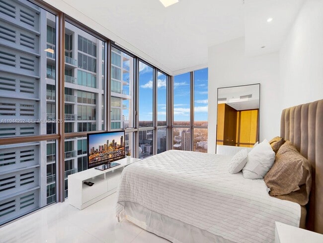 Building Photo - 1100 Biscayne Blvd