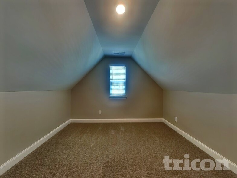 Building Photo - 1013 Wickshire Dr