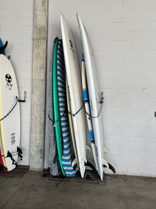 Building Photo - Pacifica Honolulu, 2 bdrm, 2 bath, 2 covered parking, just below the Penthouse