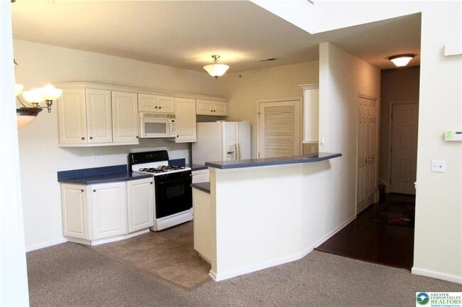 Building Photo - 929 Eden Terrace