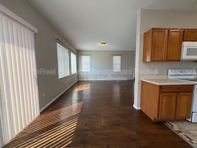 Building Photo - 7238 S 42nd Ln