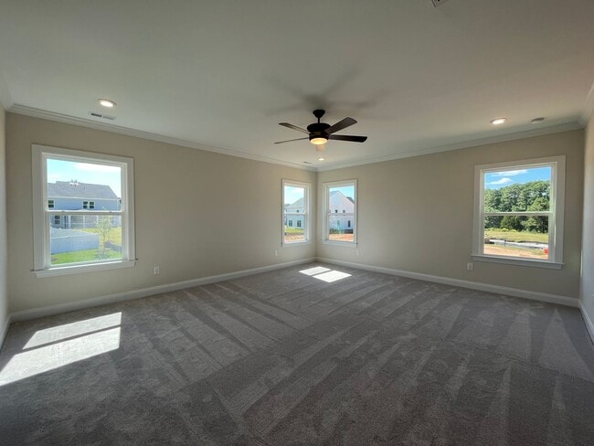 Building Photo - Stunning 5BD, 4.5BA Knightdale Home with Spacious Open Interior, Bonus Loft, and Modern Upgrades ...