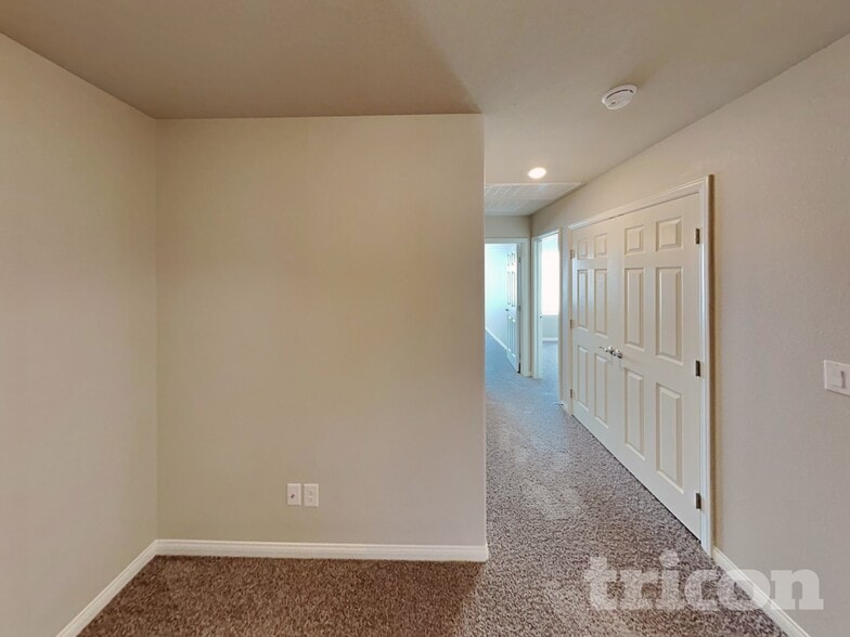 Building Photo - 7237 Halo Falls St