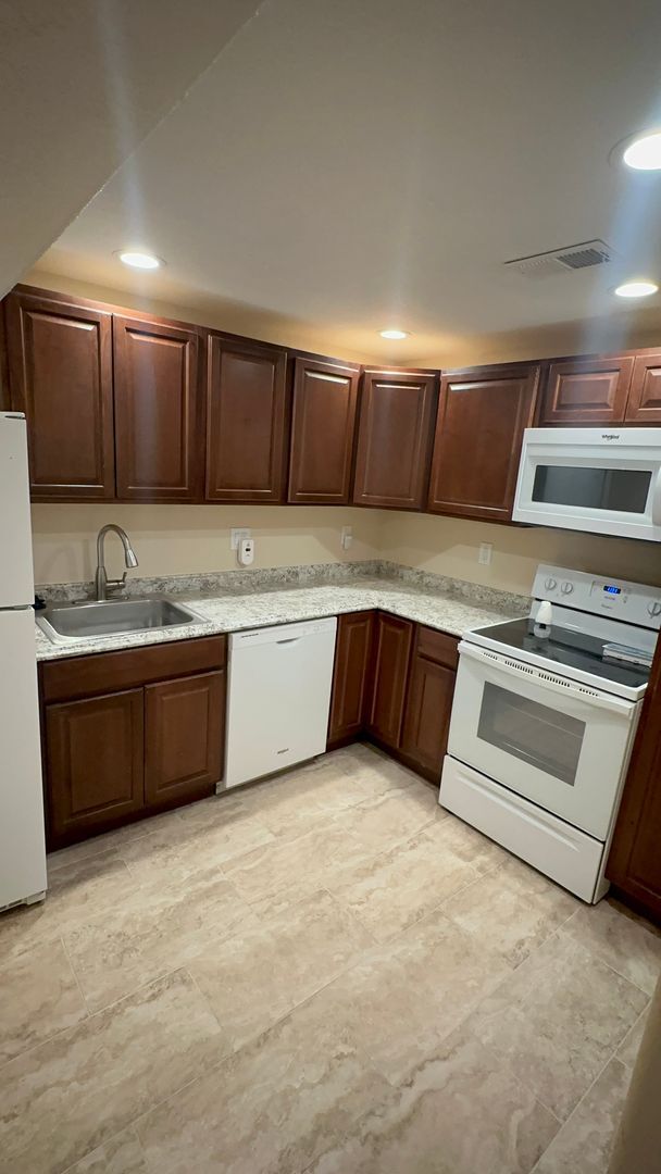 Building Photo - LONG REALTY AND PROPERTY MANAGEMENT- Basement for rent 2BED 1BATH IN HIGHLANDS RANCH