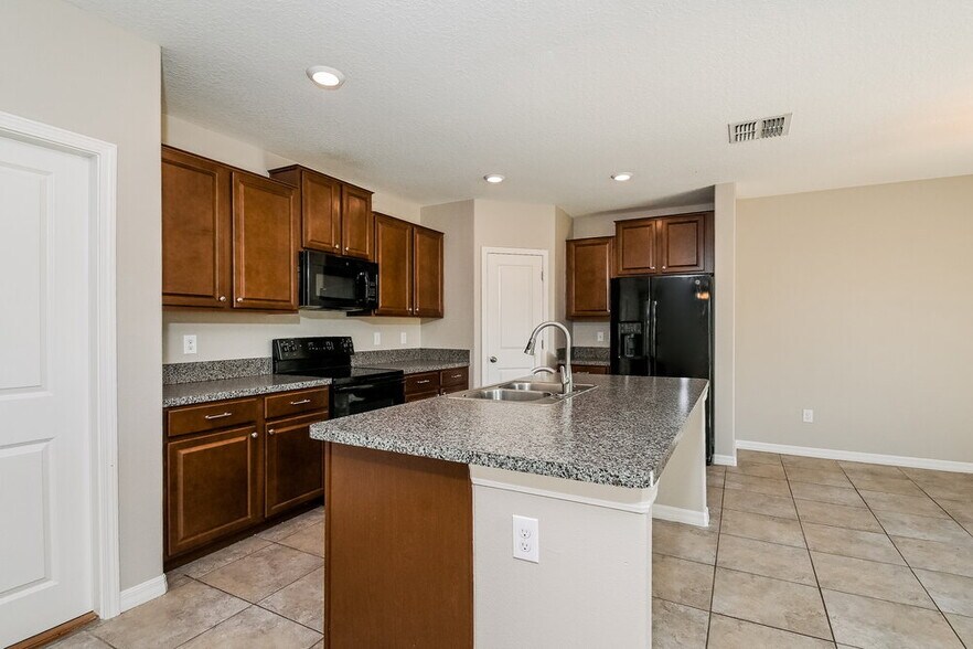 Building Photo - 7205 Ozello Trail Ave