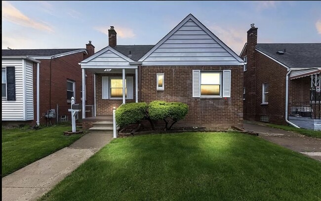 Building Photo - 811 White Ave