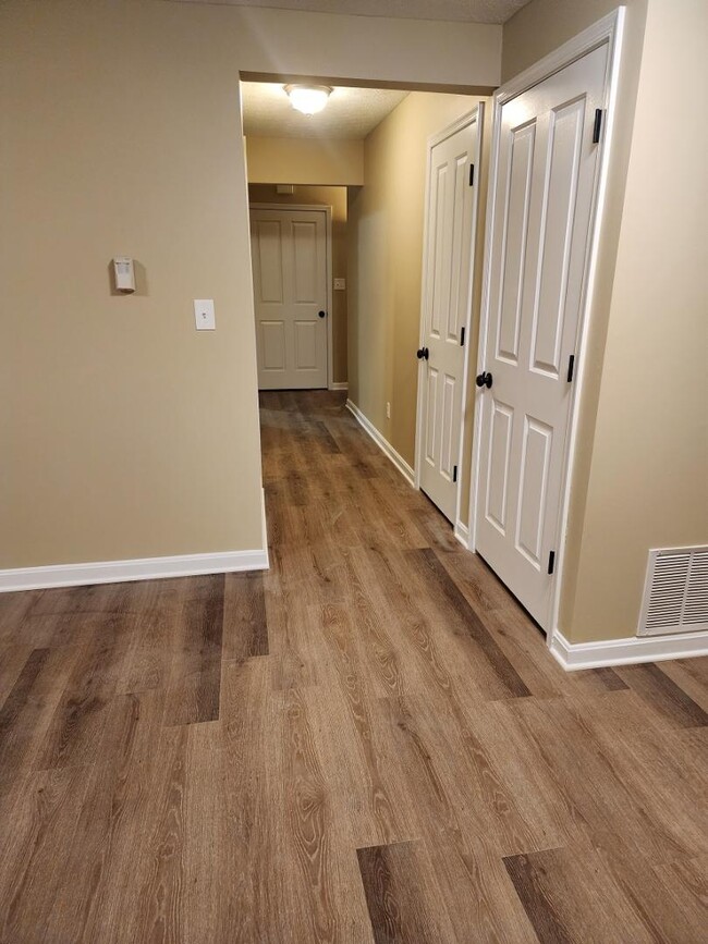 Building Photo - 9308 Gordon Ct